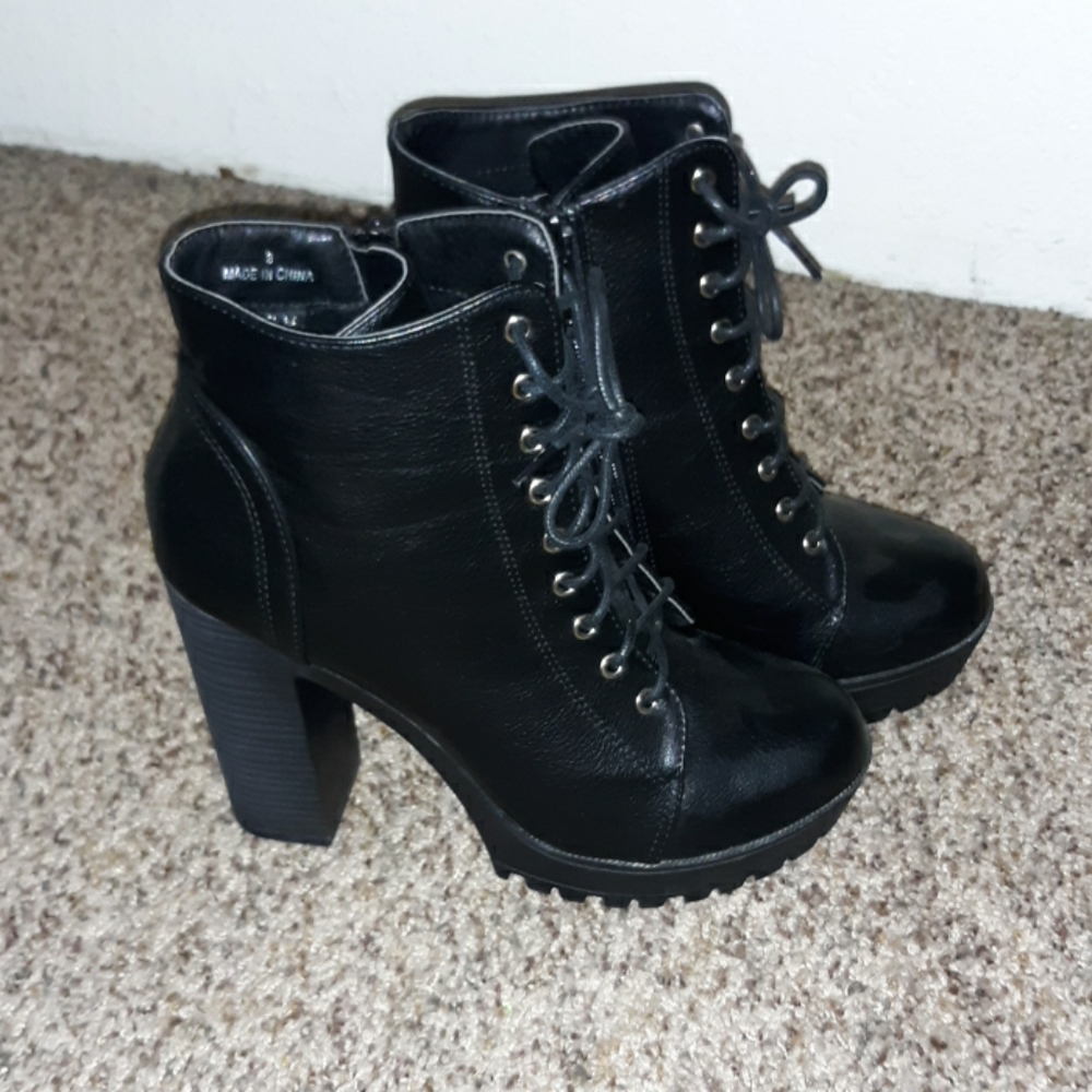 Beston Black ankle heel short boots